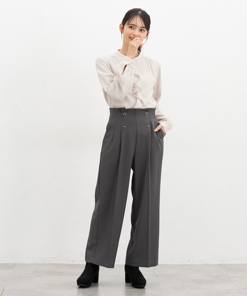 Honeys(ハニーズ)の「【ハニぽか】あったか裏地ラッフルブラウス(シャツ/ブラウス・レディース・アイボリー/グレイッシュベージュ/イエロー/ネイビー/ラベンダー・3L/L/LL/M/S)」の17枚目の写真