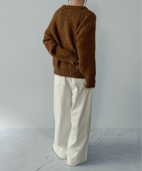 on:nue（オンニュ）の「【on:nue】[着用動画あり！/ ユニセックス] メランジクルーネックオーバーニット（ニット/セーター・レディース・イエロー/ブラウン/グレー・FREE）」の17枚目の写真