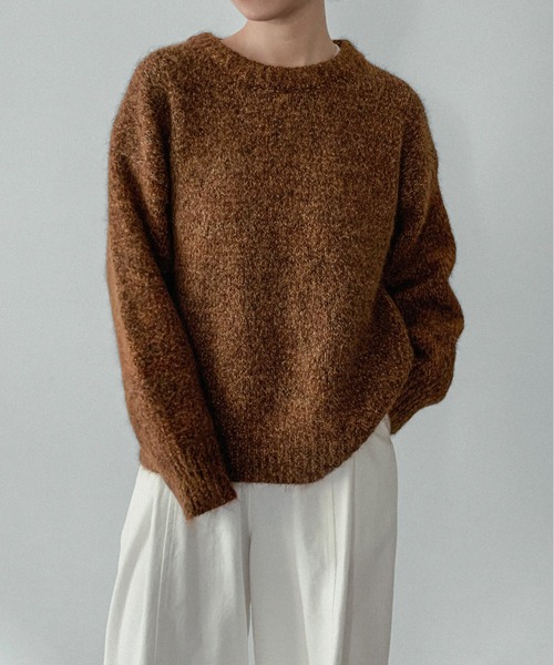 on:nue（オンニュ）の「【on:nue】[着用動画あり！/ ユニセックス] メランジクルーネックオーバーニット（ニット/セーター・レディース・イエロー/ブラウン/グレー・FREE）」の5枚目の写真