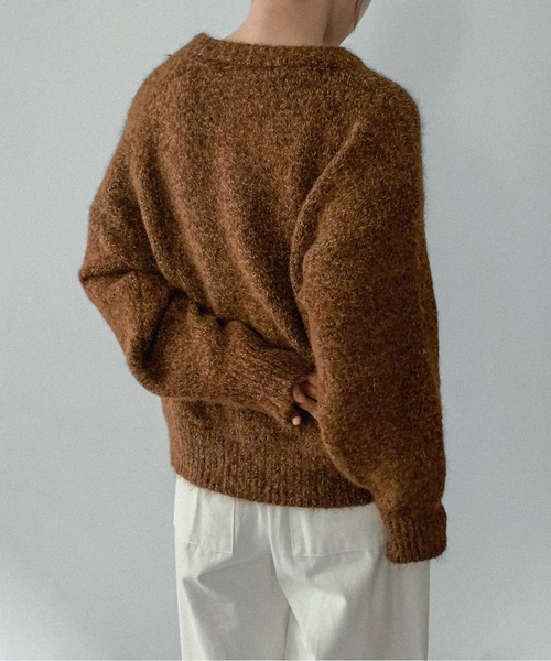 on:nue（オンニュ）の「【on:nue】[着用動画あり！/ ユニセックス] メランジクルーネックオーバーニット（ニット/セーター・レディース・イエロー/ブラウン/グレー・FREE）」の8枚目の写真