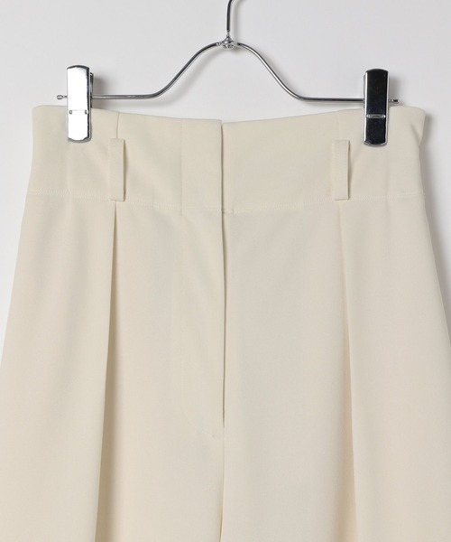 HEREIAM(ヘレイアム)の「【HEREIAM】ハイウエストバギーパンツ(その他パンツ・レディース・アイボリー/ブラック・MEDIUM/SMALL)」の4枚目の写真