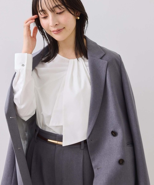 VIS（ビス）の「フロントねじりデザインブラウス（シャツ/ブラウス・レディース・オフホワイト/ブラック/ブルー系その他4・FREE）」の2枚目の写真