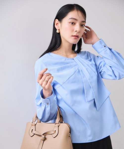 VIS（ビス）の「フロントねじりデザインブラウス（シャツ/ブラウス・レディース・オフホワイト/ブラック/ブルー系その他4・FREE）」の4枚目の写真