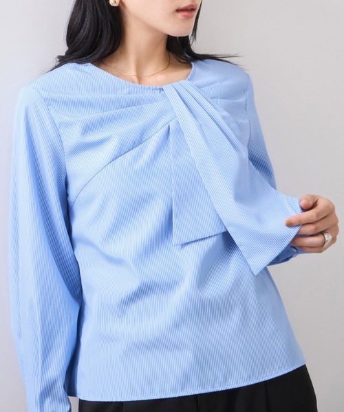 VIS（ビス）の「フロントねじりデザインブラウス（シャツ/ブラウス・レディース・オフホワイト/ブラック/ブルー系その他4・FREE）」の6枚目の写真