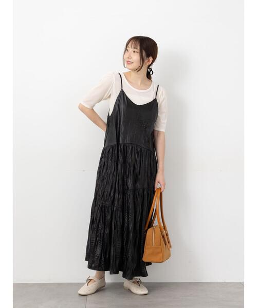 Te chichi TERRASSE（テチチテラス）の「しわ加工フェイクレザーキャミワンピース《2025autumn catalog item》（ワンピース・レディース・ブラウン/ブラック・F）」の4枚目の写真