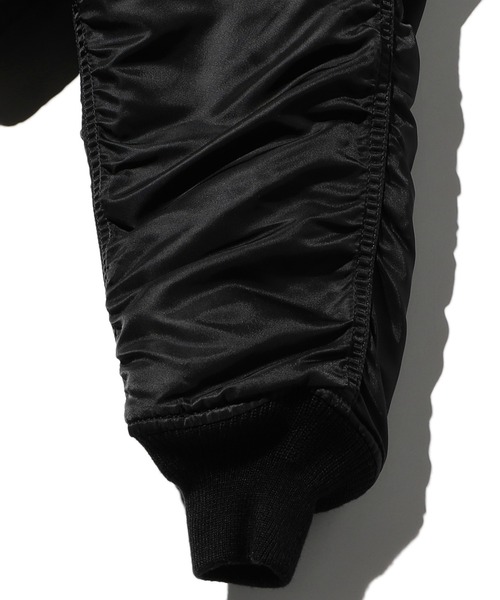Valley Apparel(バレーアパレル)の「レディース N-2B ショートナイロンジャケット/フライトジャケット(ミリタリージャケット・レディース・ブラック/アイボリー・MEDIUM/SMALL)」の6枚目の写真