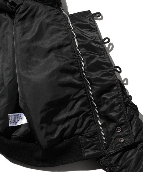 Valley Apparel(バレーアパレル)の「レディース N-2B ショートナイロンジャケット/フライトジャケット(ミリタリージャケット・レディース・ブラック/アイボリー・MEDIUM/SMALL)」の9枚目の写真
