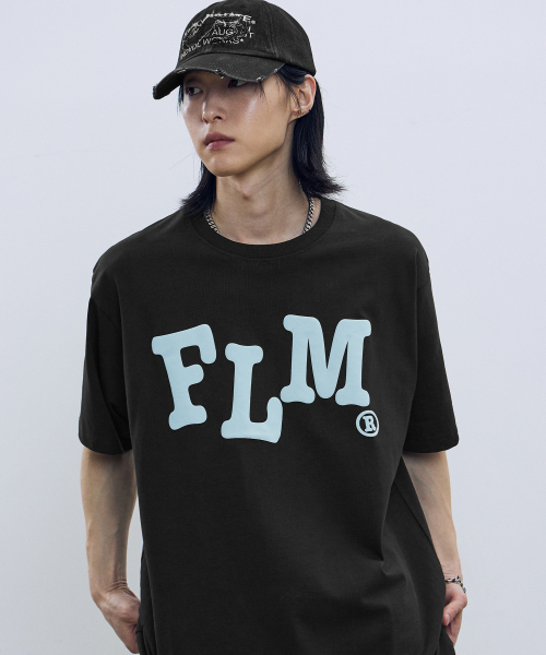 F.ILLUMINATE（フィルミネイト）の「FLMウェイビーロゴTシャツ - ブラック（Tシャツ/カットソー・レディース・その他・SMALL/MEDIUM/LARGE）」の3枚目の写真