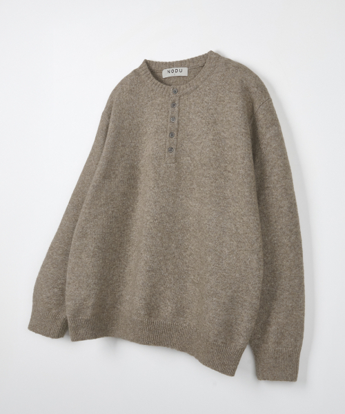 NODU（ノードユー）の「デイリープレーンヘンリーネックニット[ベージュ]（ニット/セーター・メンズ・ベージュ・MEDIUM/LARGE）」の6枚目の写真