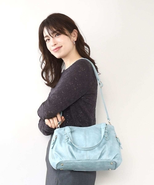 MK MICHEL KLEIN（エムケーミッシェルクラン）の「[2WAY]ベルトデザインラウンドトートバッグ（トートバッグ・レディース・アイボリー/ダークインディゴブルー/グリーン/ピンク/グレー・00）」の4枚目の写真