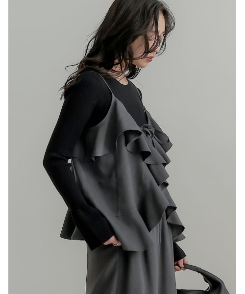 Re:EDIT（リエディ）の「[2025 WINTER COLLECTION][アンチピリング][毛玉になりにくい]ヘリンボーン微起毛フリルキャミソールビスチェ（キャミソール・レディース・ブラック/チャコールグレー/ブラウン・MEDIUM/LARGE）」の14枚目の写真