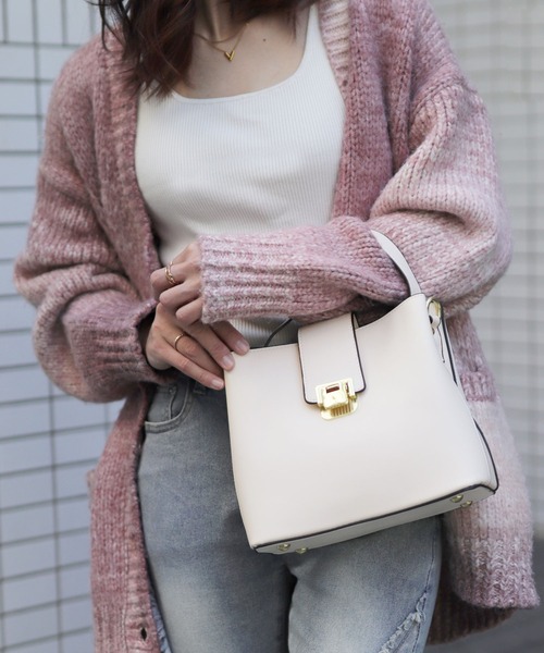 florist（フローリスト）の「【2WAY/3WAY・高見え♪】 レザーライクベルトデザインハンドバッグ/ショルダーバッグ/オフィスバッグ（ハンドバッグ・レディース・オフホワイト/セージグリーン/ピンク/ベージュ/ブラック・FREE）」の2枚目の写真