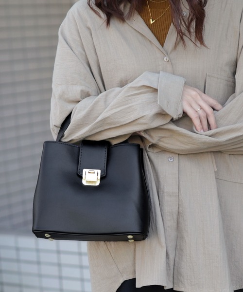 florist（フローリスト）の「【2WAY/3WAY・高見え♪】 レザーライクベルトデザインハンドバッグ/ショルダーバッグ/オフィスバッグ（ハンドバッグ・レディース・オフホワイト/セージグリーン/ピンク/ベージュ/ブラック・FREE）」の10枚目の写真