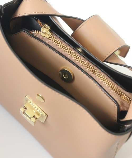 florist（フローリスト）の「【2WAY/3WAY・高見え♪】 レザーライクベルトデザインハンドバッグ/ショルダーバッグ/オフィスバッグ（ハンドバッグ・レディース・オフホワイト/セージグリーン/ピンク/ベージュ/ブラック・FREE）」の14枚目の写真