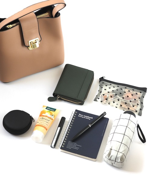 florist（フローリスト）の「【2WAY/3WAY・高見え♪】 レザーライクベルトデザインハンドバッグ/ショルダーバッグ/オフィスバッグ（ハンドバッグ・レディース・オフホワイト/セージグリーン/ピンク/ベージュ/ブラック・FREE）」の15枚目の写真