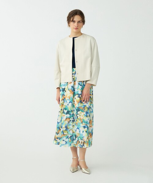 BALLSEY（ボールジィ）の「コットンアムンゼン バックペプラムジャケット（ノーカラージャケット・レディース・ライトベージュ/ネイビー・36）」の3枚目の写真