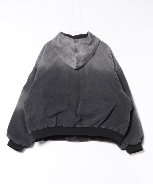 a.p.o.v.(エーピーオービー)の「a.p.o.v. グラデーションウォッシュデニムオーバーサイズ中綿フーディーブルゾン(ダウンジャケット/コート・メンズ・ブラック/ブルー・ONESIZE)」の3枚目の写真