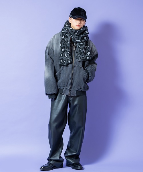 a.p.o.v.(エーピーオービー)の「a.p.o.v. グラデーションウォッシュデニムオーバーサイズ中綿フーディーブルゾン(ダウンジャケット/コート・メンズ・ブラック/ブルー・ONESIZE)」の6枚目の写真