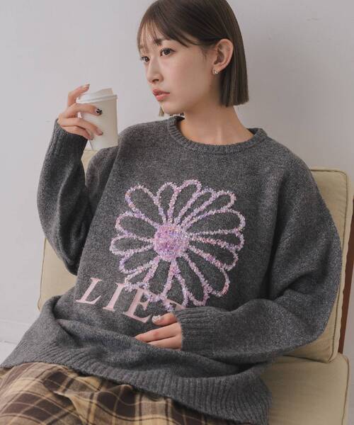 RETRO GIRL(レトロガール)の「リボンヤーン刺繍ニット(ニット/セーター・レディース・ブルー/ナチュラル/チャコールグレー・FREE)」の4枚目の写真