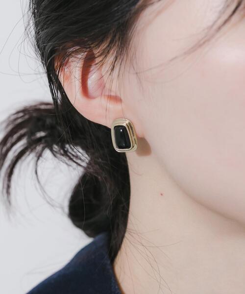 SMELLY(スメリー)の「ヴィンテージライクピアス(ピアス(両耳用)・レディース・ゴールド系その他・-)」の1枚目の写真