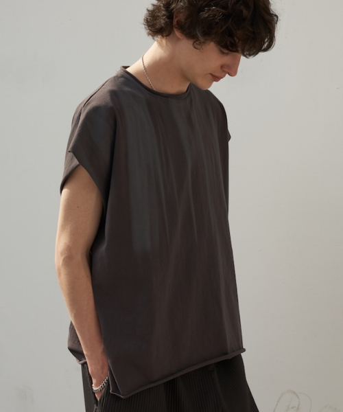 TENER（テネル）の「ペインティングノースリーブ（チャコール）（Tシャツ/カットソー・メンズ・その他・FREE）」の2枚目の写真