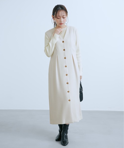 COHINA(コヒナ)の「フロントボタンVネックジャンパースカート 【低身長・小柄女性】(ジャンパースカート・レディース・ベージュ/ブラウン/ホワイト・REGULAR/SHORT)」の2枚目の写真