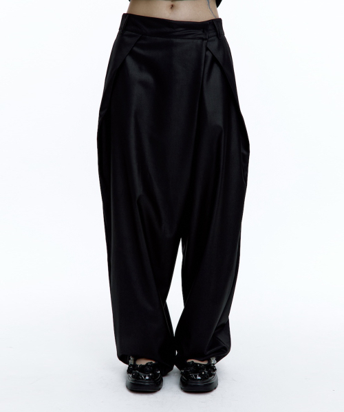 KASHIKO（カシコ）の「Pintuck Asymmetric Trousers Black（その他パンツ・レディース・その他・SMALL/MEDIUM）」の9枚目の写真