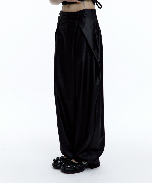 KASHIKO（カシコ）の「Pintuck Asymmetric Trousers Black（その他パンツ・レディース・その他・SMALL/MEDIUM）」の11枚目の写真