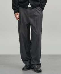 EXCONTAINER（エックスコンテナ）の「クラシックワンタックピンストライプトラウザー (チャコール)（スラックス）」