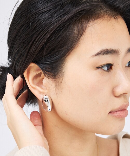 Rouge vif(ルージュヴィフ)の「【LILI CLASPE/リリクラスプ】KEIREN DOME EARRINGS オーバル ドームピアス(ピアス(両耳用)・レディース・シルバー/ゴールド・フリー)」の3枚目の写真