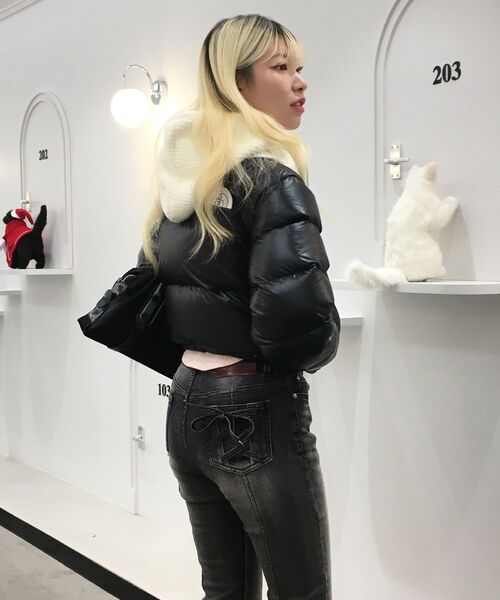 DARLING, YOU'RE BAD(ダーリンユーアーバッド)の「ROSE BOOTS CUT DENIM # BLACK(デニムパンツ・レディース・その他・MEDIUM/SMALL)」の6枚目の写真
