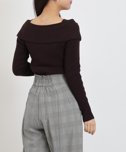 ASTORIA ODIER（アストリアオディール）の「クローバーバックルオフショルニット（ニット/セーター・レディース・ホワイト/ブラウン/ブラック/ワイン・MEDIUM）」の7枚目の写真