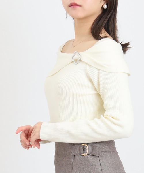 ASTORIA ODIER（アストリアオディール）の「クローバーバックルオフショルニット（ニット/セーター・レディース・ホワイト/ブラウン/ブラック/ワイン・MEDIUM）」の19枚目の写真