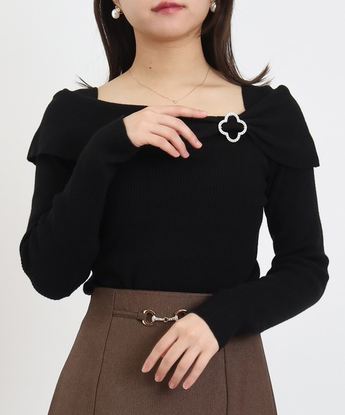 ASTORIA ODIER（アストリアオディール）の「クローバーバックルオフショルニット（ニット/セーター・レディース・ホワイト/ブラウン/ブラック/ワイン・MEDIUM）」の13枚目の写真