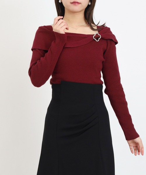 ASTORIA ODIER（アストリアオディール）の「クローバーバックルオフショルニット（ニット/セーター・レディース・ホワイト/ブラウン/ブラック/ワイン・MEDIUM）」の9枚目の写真