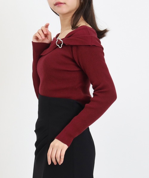 ASTORIA ODIER（アストリアオディール）の「クローバーバックルオフショルニット（ニット/セーター・レディース・ホワイト/ブラウン/ブラック/ワイン・MEDIUM）」の10枚目の写真