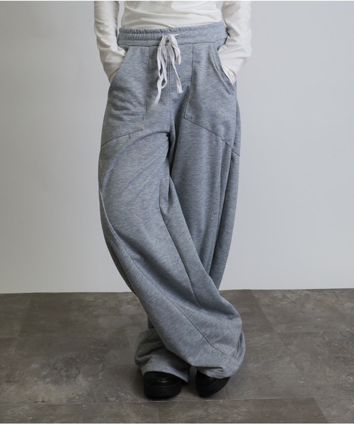 Vini（ヴィニ）の「ユニセックスワイドスウェットパンツ（スウェットパンツ・レディース・グレー・MEDIUM/SMALL/LARGE）」の11枚目の写真