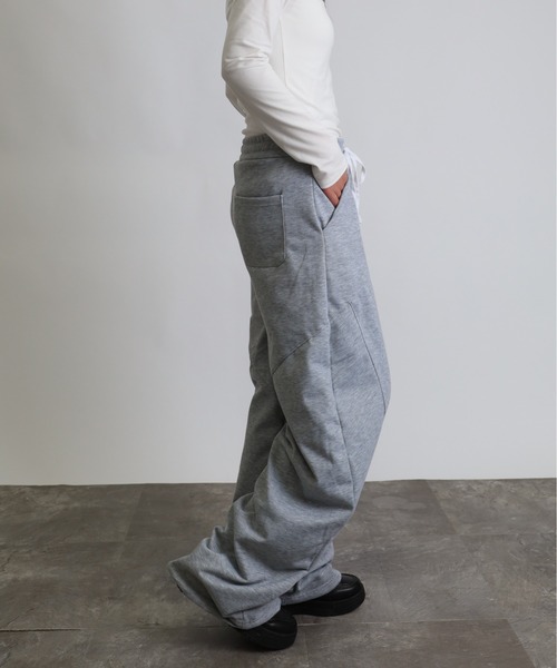 Vini（ヴィニ）の「ユニセックスワイドスウェットパンツ（スウェットパンツ・レディース・グレー・MEDIUM/SMALL/LARGE）」の6枚目の写真