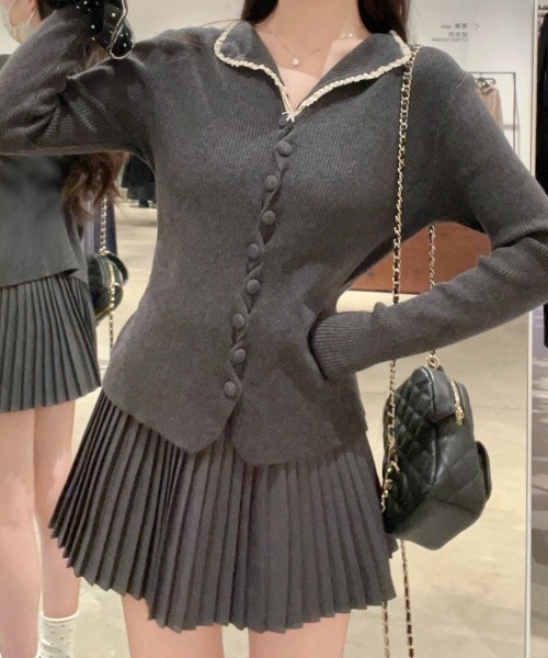 LADY LIKE(レディライク)の「ミニレース付きツイスト釦リブニット(ニット/セーター・レディース・ブラック/グレー・M)」の8枚目の写真