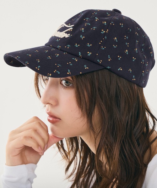 coca（coca）（コカ）の「フラワープリントロゴキャップ（キャップ・レディース・ネイビー・ONE SIZE）」の3枚目の写真