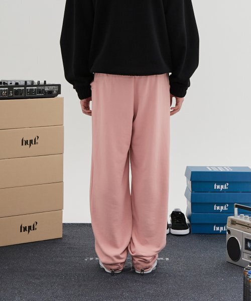 HYUP BY HYUF(ヒュプ・バイ・ヒュプ)の「サイドポケットジョガー-ピンク(スウェットパンツ・メンズ・その他・ONE SIZE)」の3枚目の写真