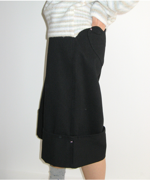 RONRON(ロンロン)の「HEART POCKET ROLL UP BERMUDA DENIM PANTS BLACK(デニムパンツ・レディース・その他・S/M)」の3枚目の写真