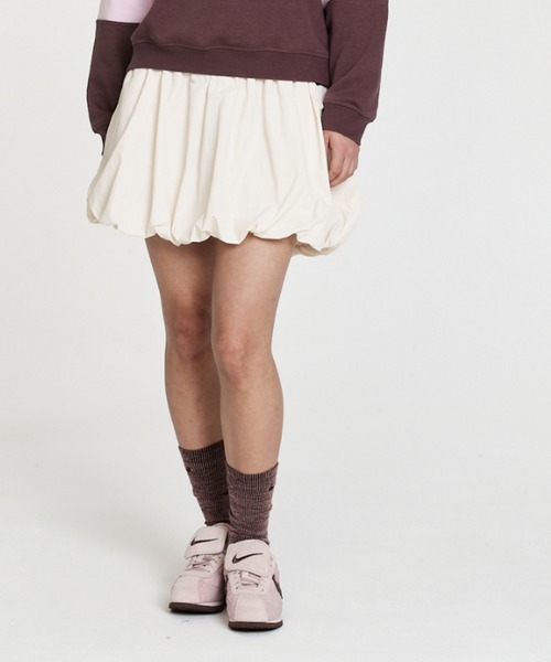 NIKE(ナイキ)の「ナイキ スポーツウェア ウィメンズ ルーズ バブル スカート / Nike Sportswear Women's Loose Bubble Skirt IQ0062-102 Chalk(スカート・レディース・ホワイト系その他2・XL/L/XS/M/S)」の9枚目の写真