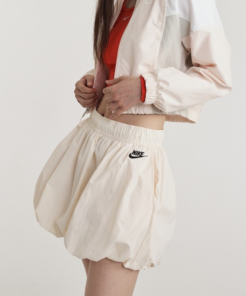 NIKE(ナイキ)の「ナイキ スポーツウェア ウィメンズ ルーズ バブル スカート / Nike Sportswear Women's Loose Bubble Skirt IQ0062-102 Chalk(スカート・レディース・ホワイト系その他2・XL/L/XS/M/S)」の19枚目の写真