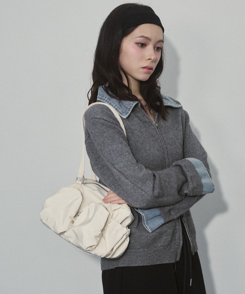 ENVYM（アンビー）の「アウトポケット ギャザー ナイロンバッグ（ハンドバッグ・レディース・ブラウン/ブラック/ホワイト・FREE）」の14枚目の写真