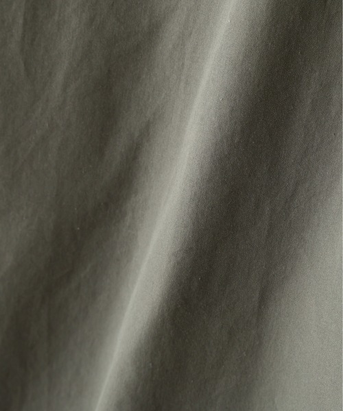 MHL.(エムエイチエル)の「PROOFED COTTON POPLIN(ステンカラーコート・メンズ・ベージュ/セージグリーン・LARGE/MEDIUM/SMALL)」の12枚目の写真