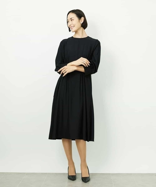 MICHEL KLEIN（ミッシェル・クラン）の「[オケージョン/セレモニー]ドレープワンピース（ワンピース・レディース・ブラック/ネイビー・38）」の13枚目の写真