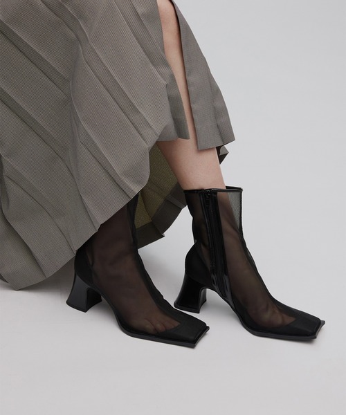 Ameri(アメリ)の「SHEER WAVE TOE BOOTS(ブーツ・レディース・シルバー/ブラック/ブラウン・SMALL/MEDIUM/LARGE)」の4枚目の写真