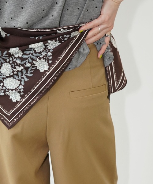 chuclla(チュクラ)の「サイドベルト タックワイドパンツ chw26s111(その他パンツ・レディース・ブラック/ベージュ・M/L/S)」の6枚目の写真