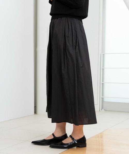 STRAWBERRY-FIELDS（ストロベリーフィールズ）の「シアータフタ_シアータフタギャザータックスカート（スカート・レディース・ブラック/サックスブルー系/ピンク/オフホワイト・2）」の6枚目の写真